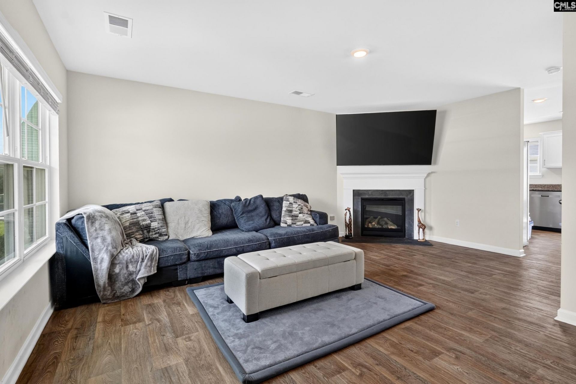 625 Henry James Road  Photo 5