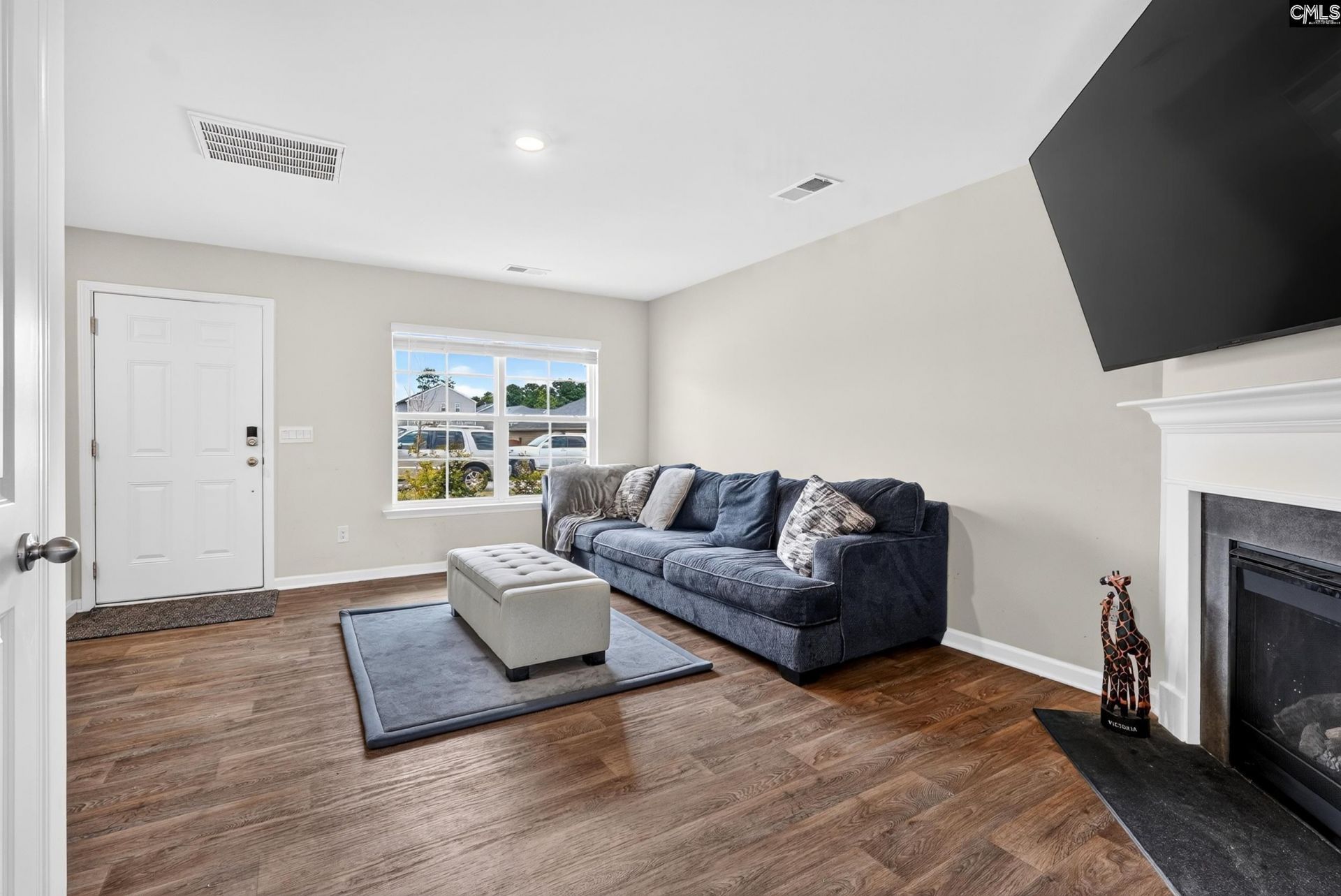 625 Henry James Road  Photo 7