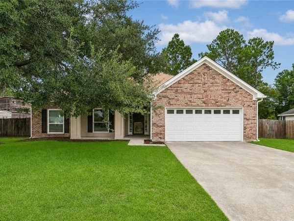 209 MEADOWS Boulevard , Slidell, LA 70460