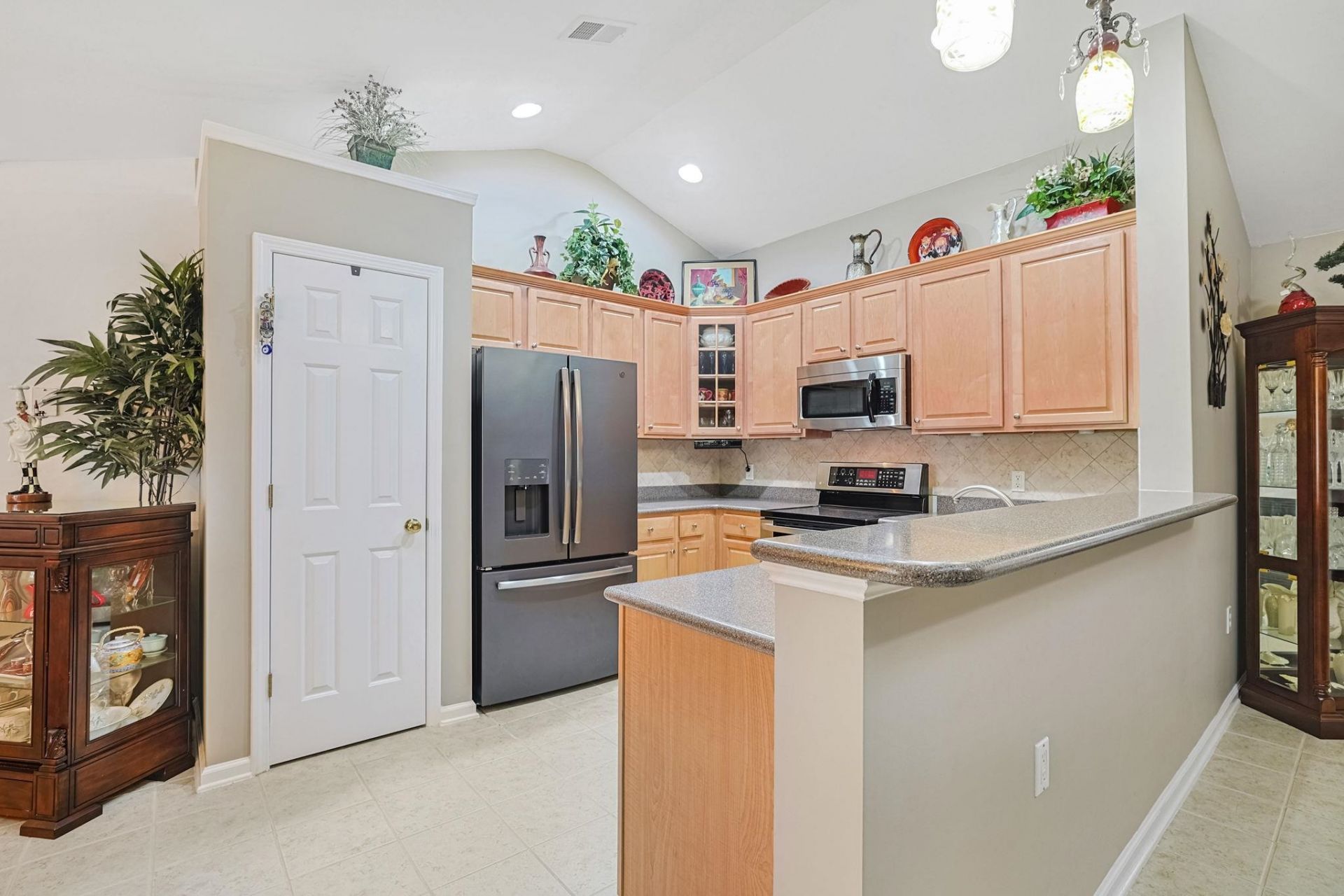 3456 Arrowhead Blvd.  Photo 7