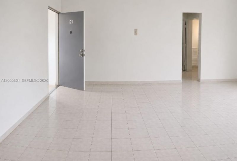 13500 NE 3rd Ct , Unit 121, North Miami, FL 33161 Photo