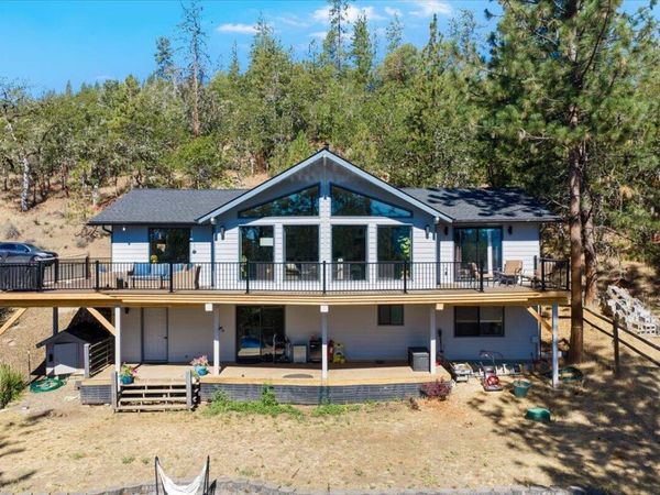 657 Greenleaf Drive, Eagle Point, OR 97524