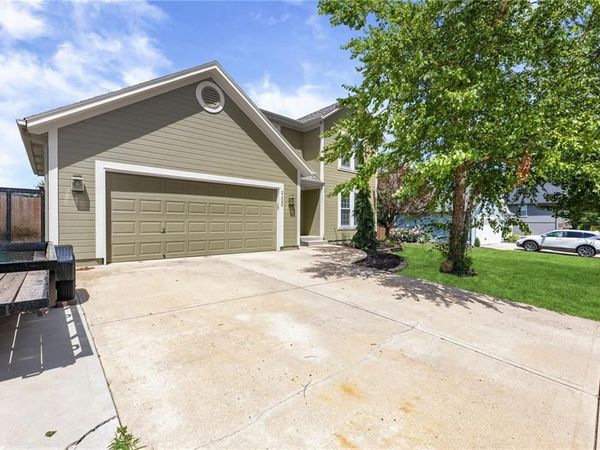 21240 W 226th Street, Spring Hill, KS 66083