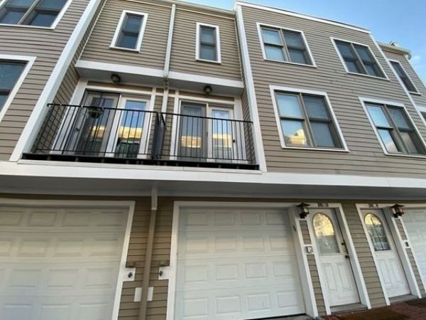 241 Prospect St, Unit 3, Cambridge, MA 02139