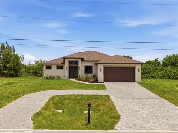 2929 Diplomat PKWY W, CAPE CORAL, FL 33993