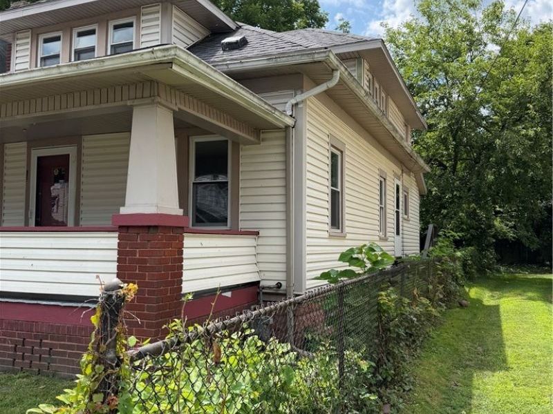 1372 Andrus Street , Akron, OH 44301 Photo 3