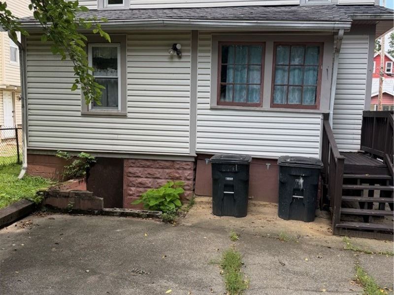 1372 Andrus Street , Akron, OH 44301 Photo 4