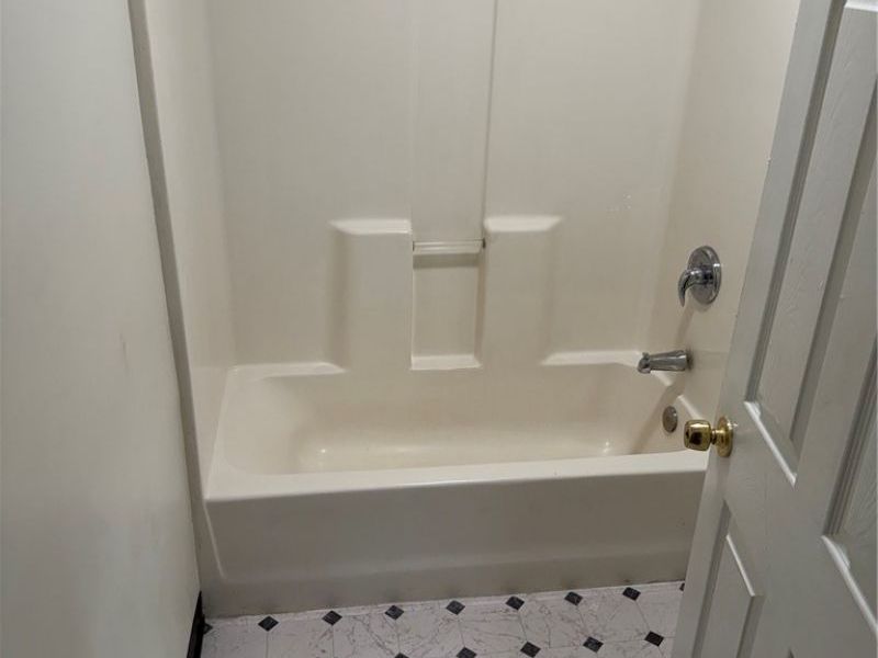 1372 Andrus Street , Akron, OH 44301 Photo 7