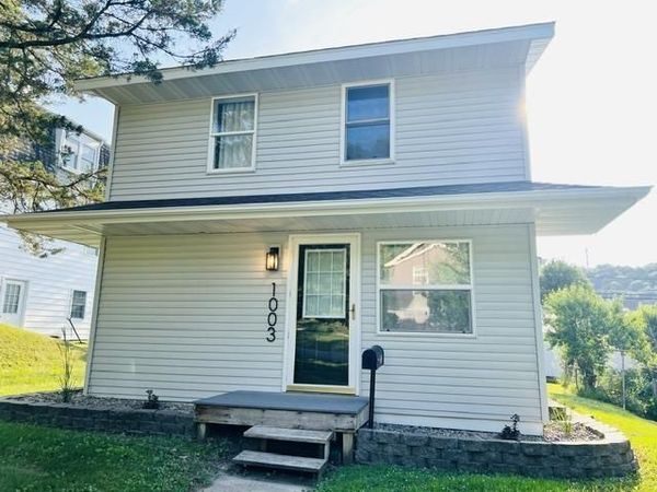 1003 River Street, Decorah, IA 52101