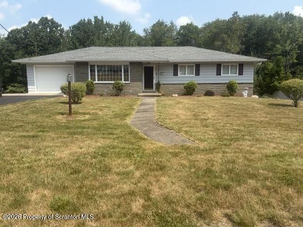 116 Sunset Street , Roaring Brook Twp, PA 18444