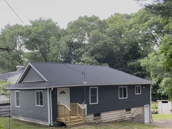 8 Robertson Dr, Shrewsbury, MA 01545