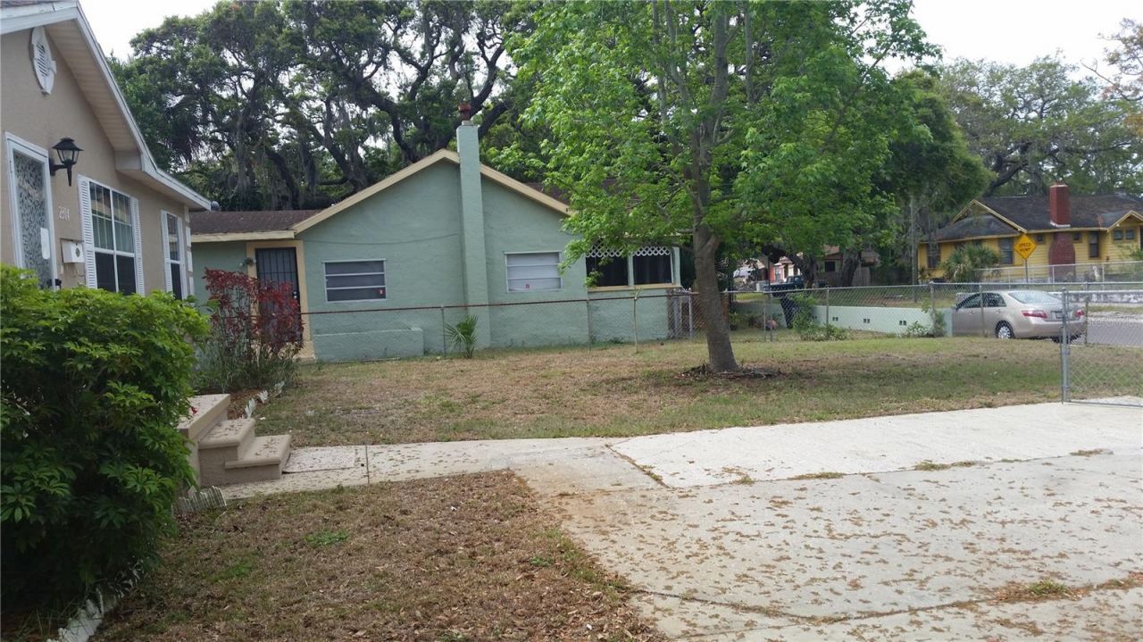 2304 Kingston Street S, Saint Petersburg, FL 33711 Photo