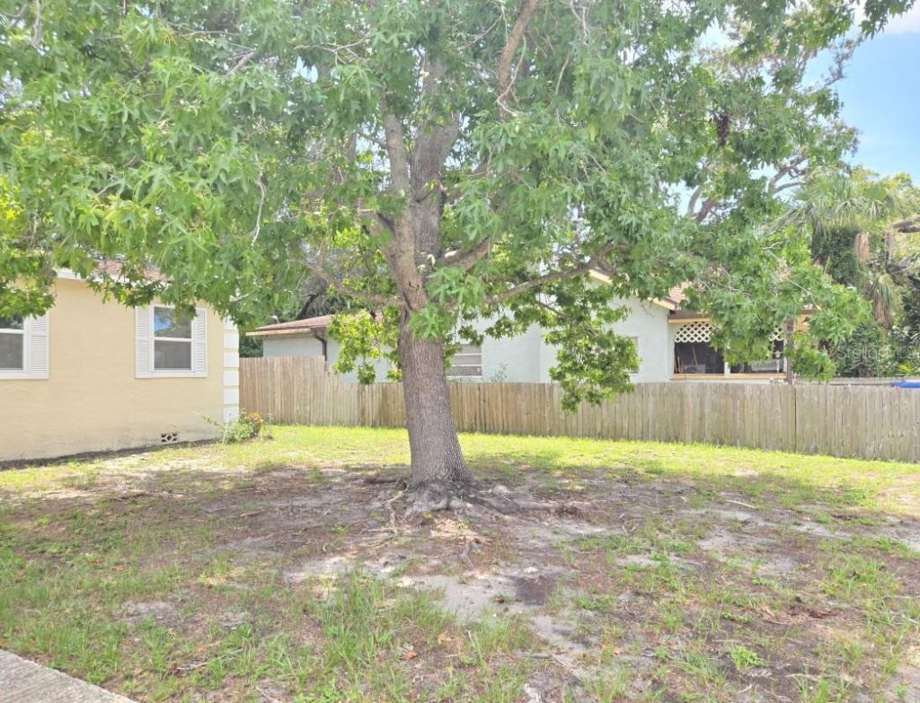 2304 Kingston Street S, Saint Petersburg, FL 33711 Photo