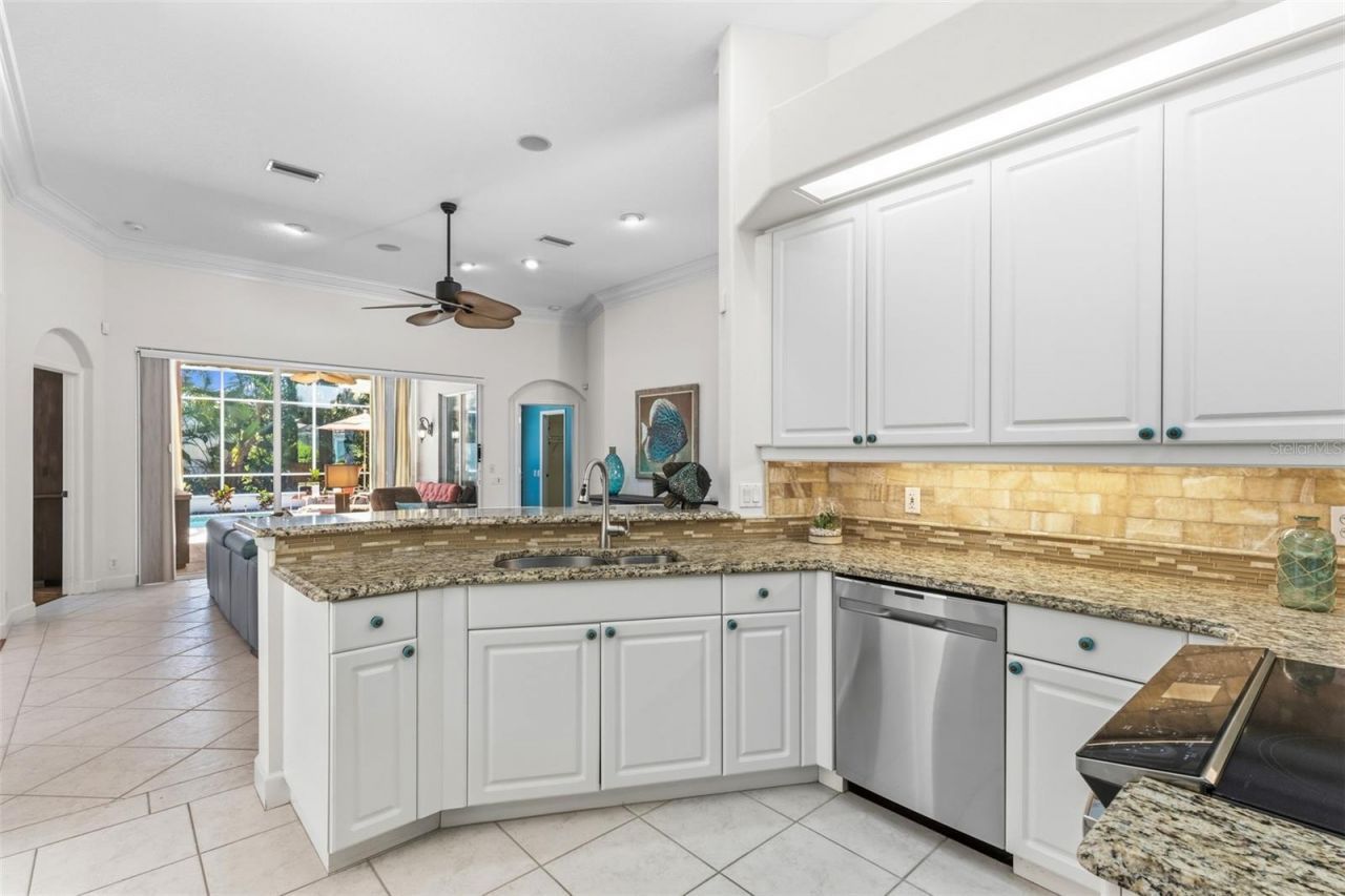 8762 52nd Avenue E, Bradenton, FL 34211 Photo