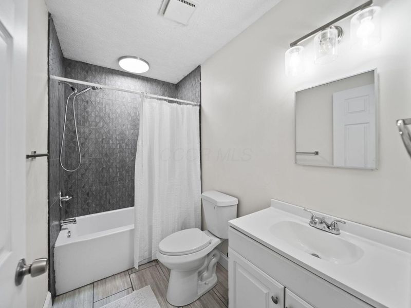 4087 Wintergreen Boulevard, Columbus, OH 43230 Photo 22