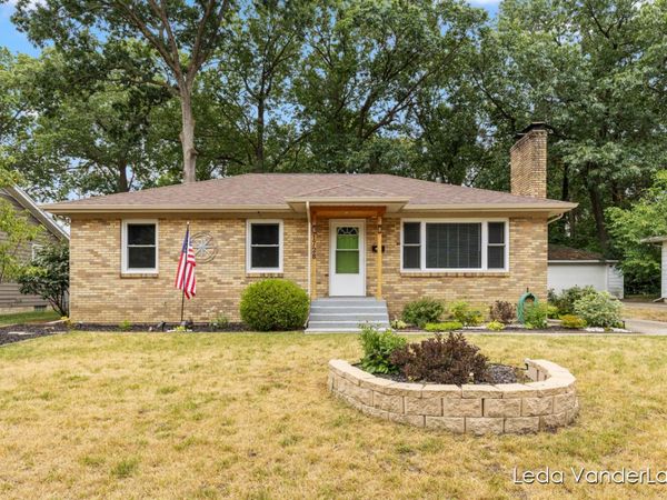 1728 Royal Oak Street SW, Wyoming, MI 49519