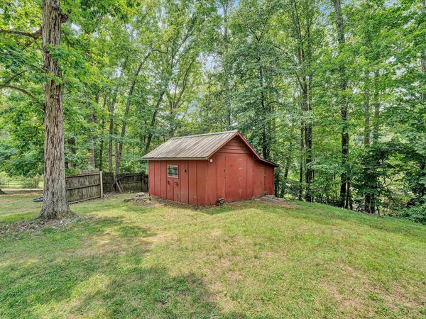 1819 North RD, Salem, VA 24153