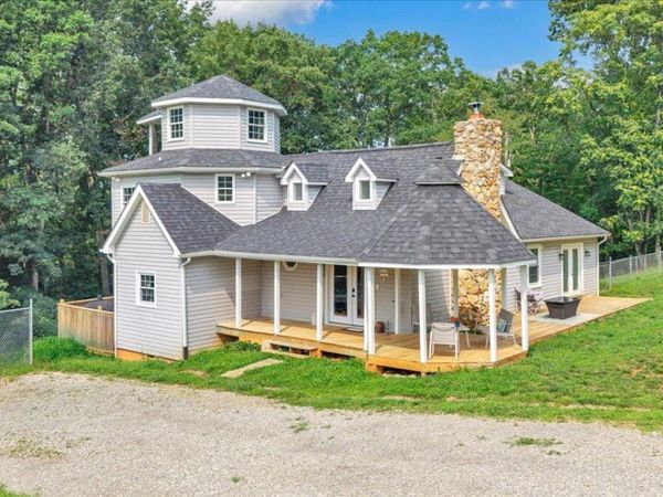 2154 Diamond Hill RD, Moneta, VA 24121