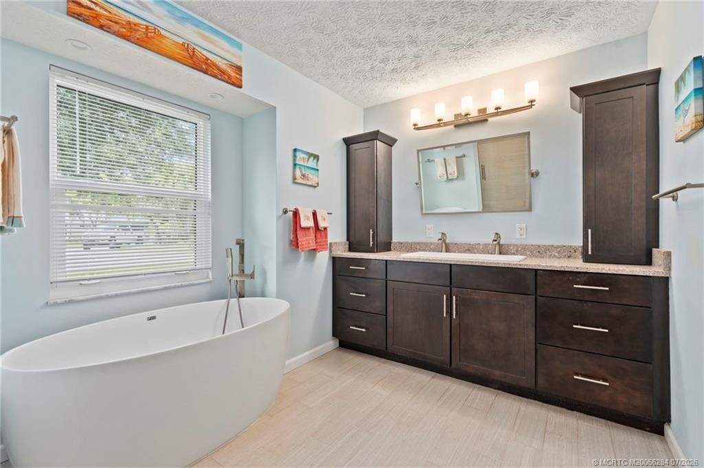 530 SE Woods Edge Trail, Stuart, FL 34997 Photo