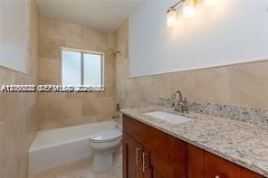 2892 S Le Jeune Rd, Unit 2892, Coral Gables, FL 33134 Photo