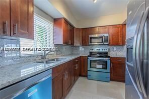 2892 S Le Jeune Rd, Unit 2892, Coral Gables, FL 33134 Photo