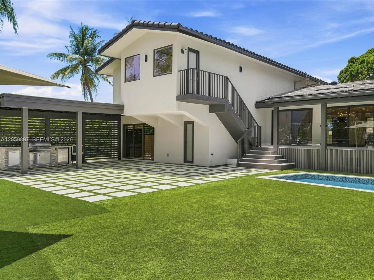 20001 NE 25th Ave , Miami, FL 33180 Photo