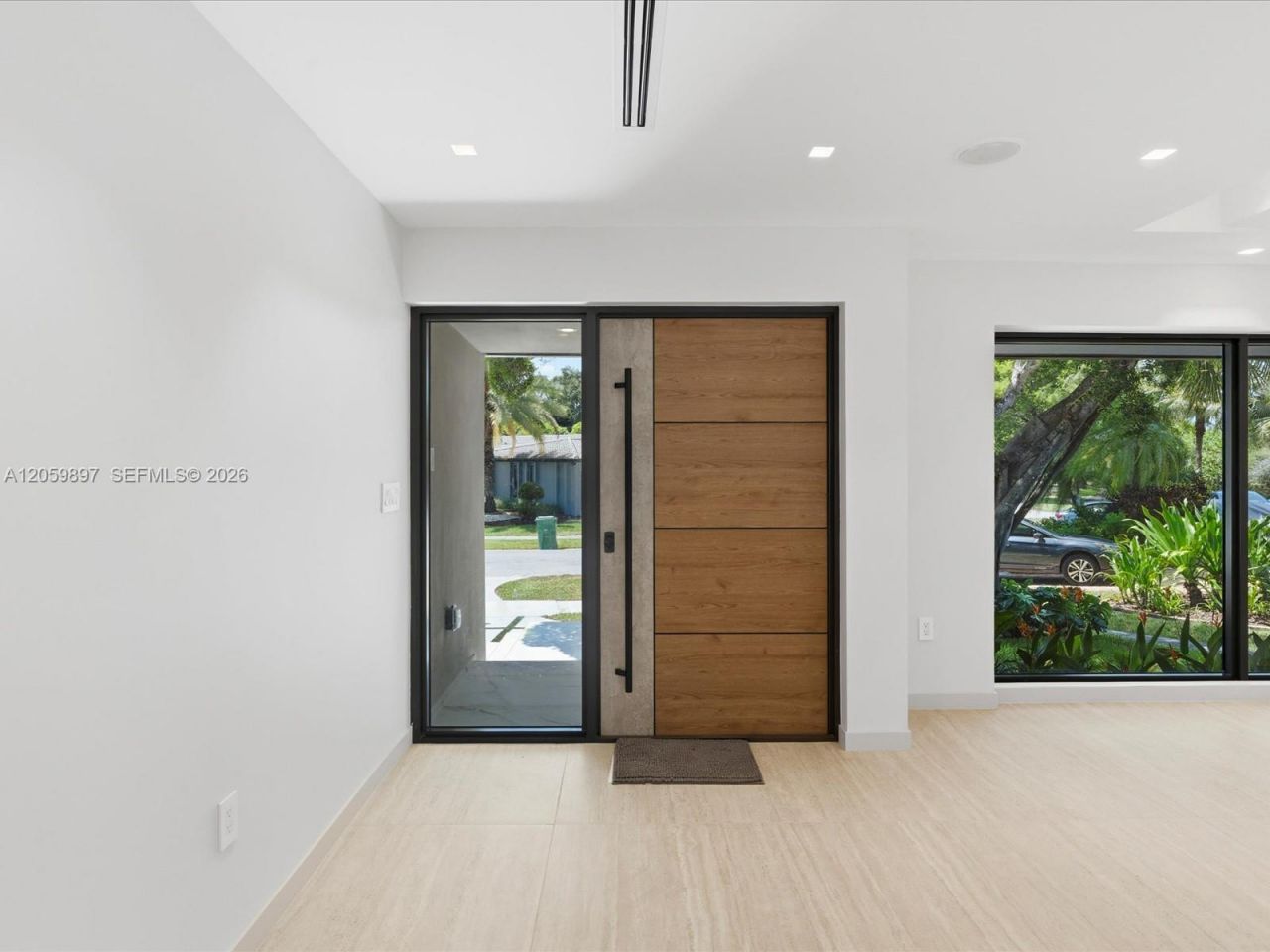 20001 NE 25th Ave , Miami, FL 33180 Photo
