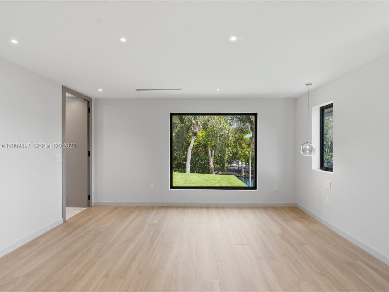 20001 NE 25th Ave , Miami, FL 33180 Photo