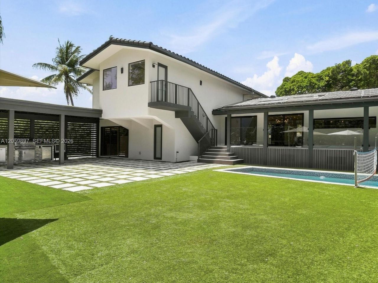20001 NE 25th Ave , Miami, FL 33180 Photo