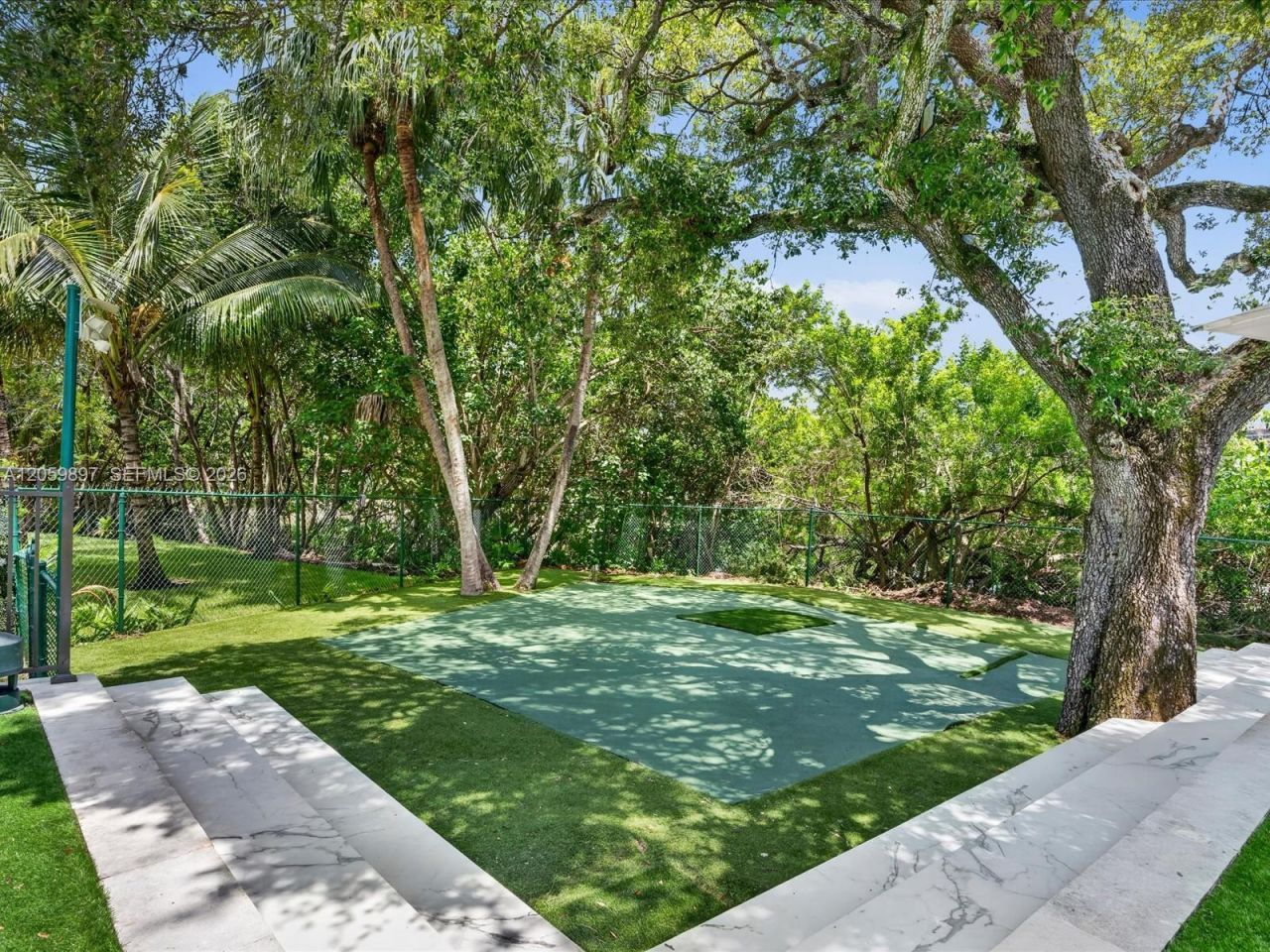 20001 NE 25th Ave , Miami, FL 33180 Photo