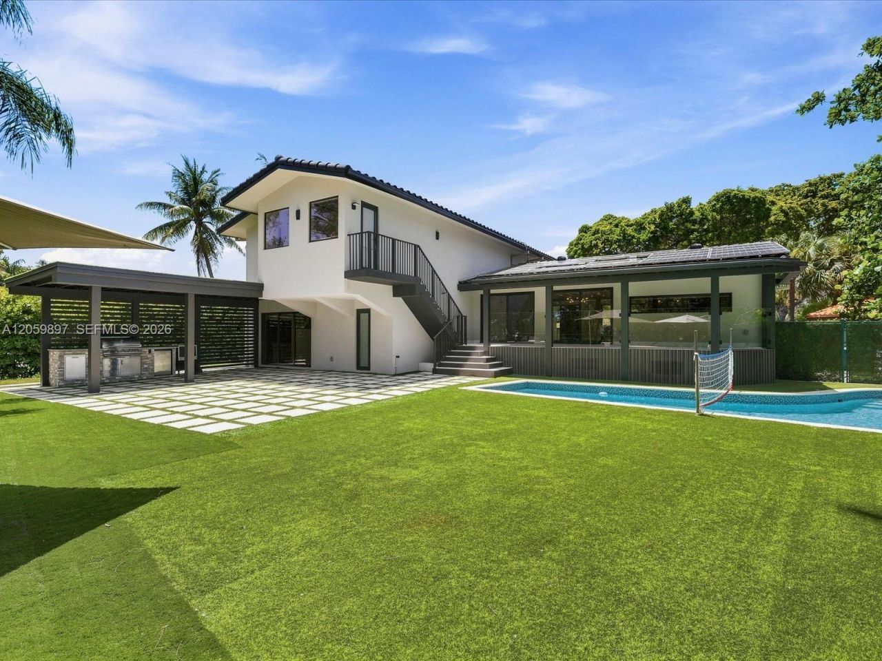 20001 NE 25th Ave , Miami, FL 33180 Photo