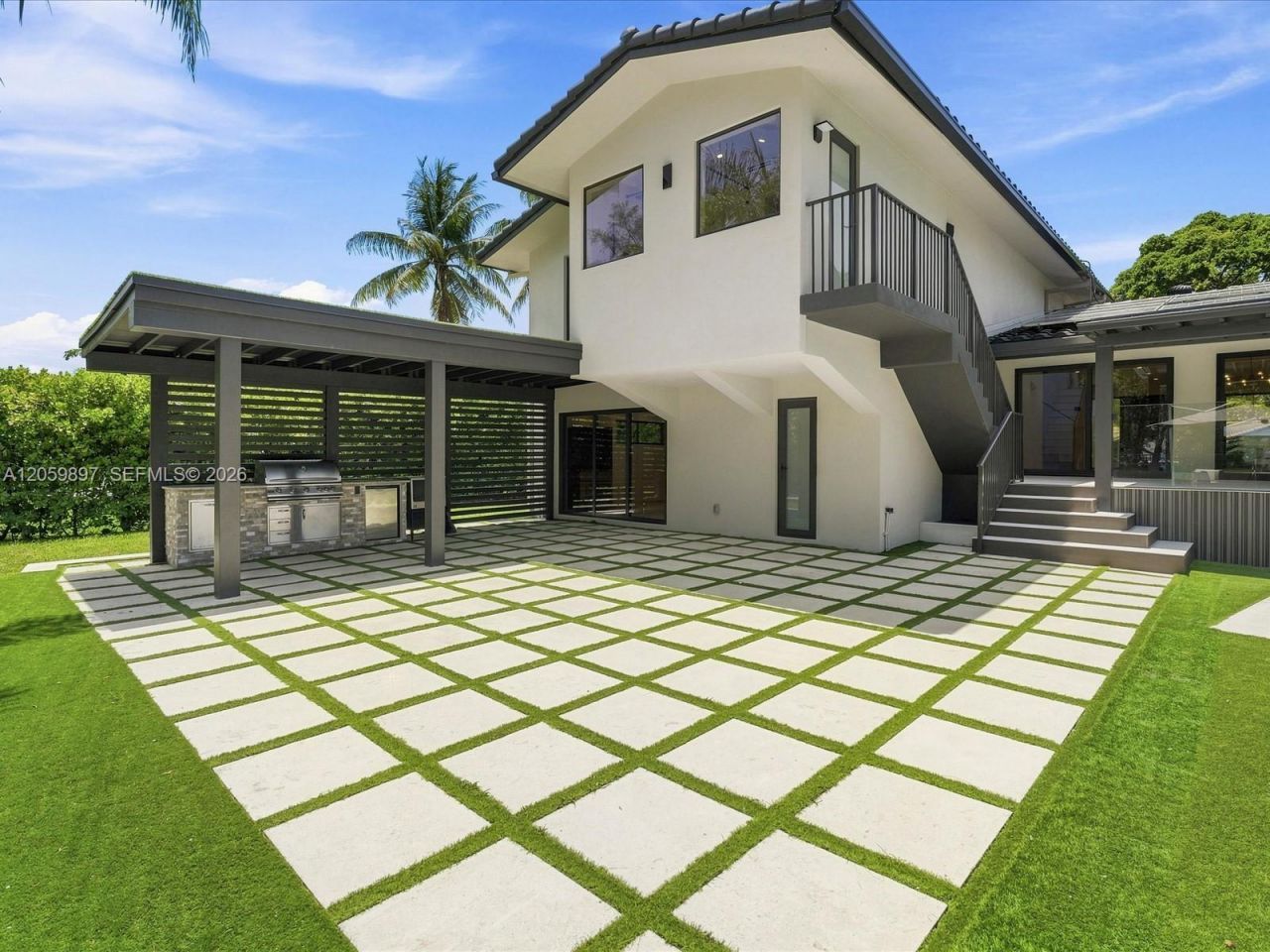 20001 NE 25th Ave , Miami, FL 33180 Photo