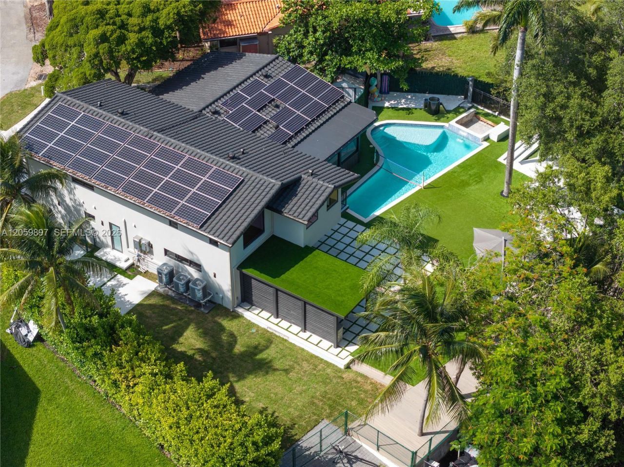 20001 NE 25th Ave , Miami, FL 33180 Photo