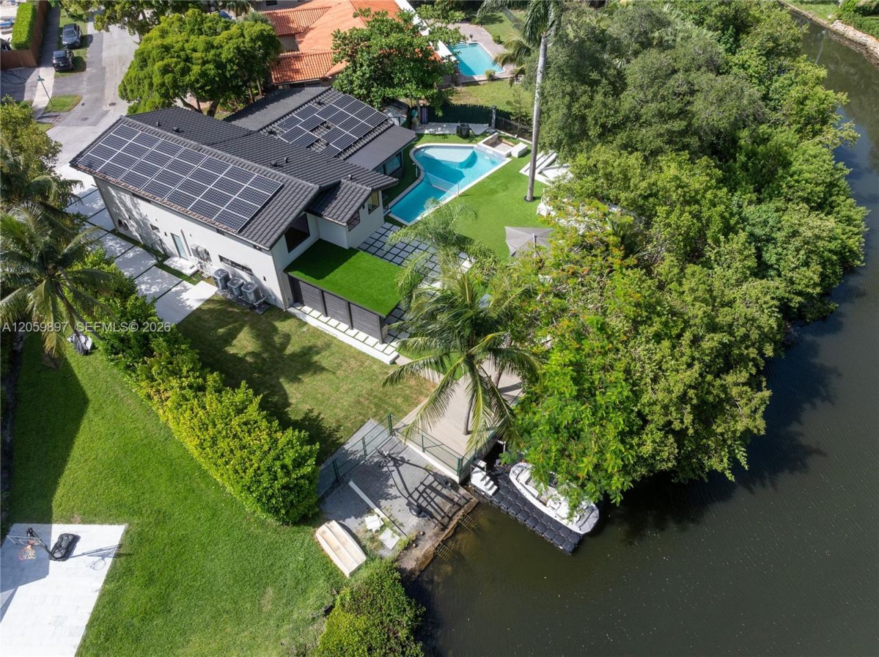 20001 NE 25th Ave , Miami, FL 33180 Photo