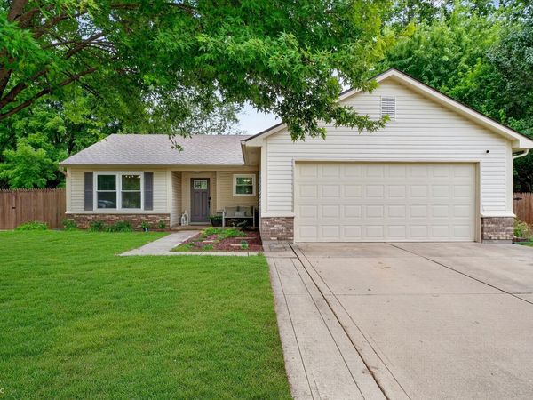 597 Woodfield Circle , Avon, IN 46123