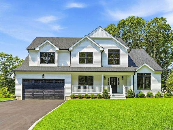 333 Concord Court, Dix Hills, NY 11746