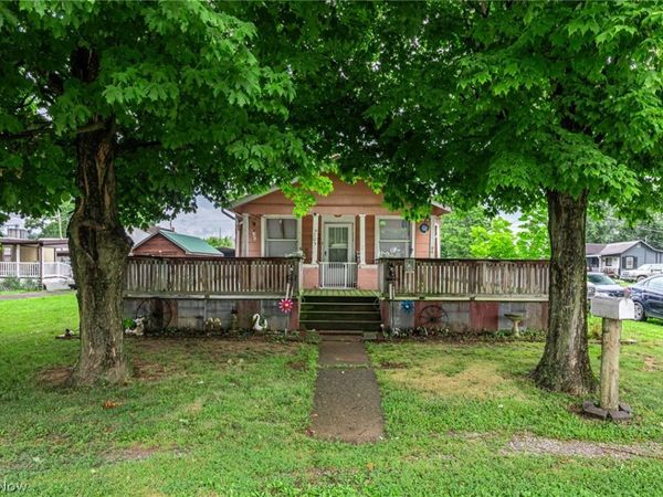 1203 Cemetery Drive , Coshocton, OH 43812