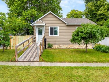 405 14th Street N, Moorhead, MN 56560