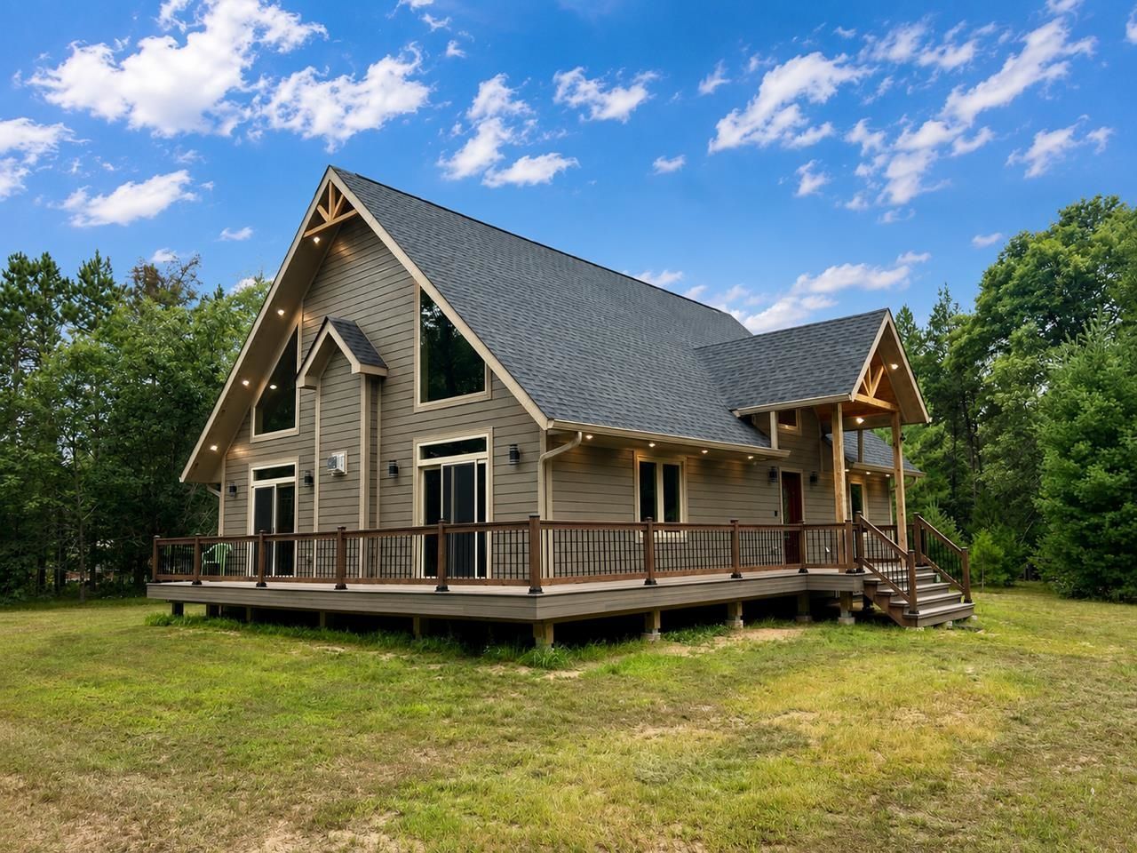 N10433 Queens Way, Necedah, WI 54646 Main Photo