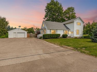 5485 Upper Mountain Road , Lockport, NY 14094