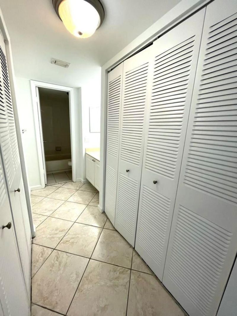 711 N Pine Island Road, Unit 305, Plantation, FL 33324 Photo