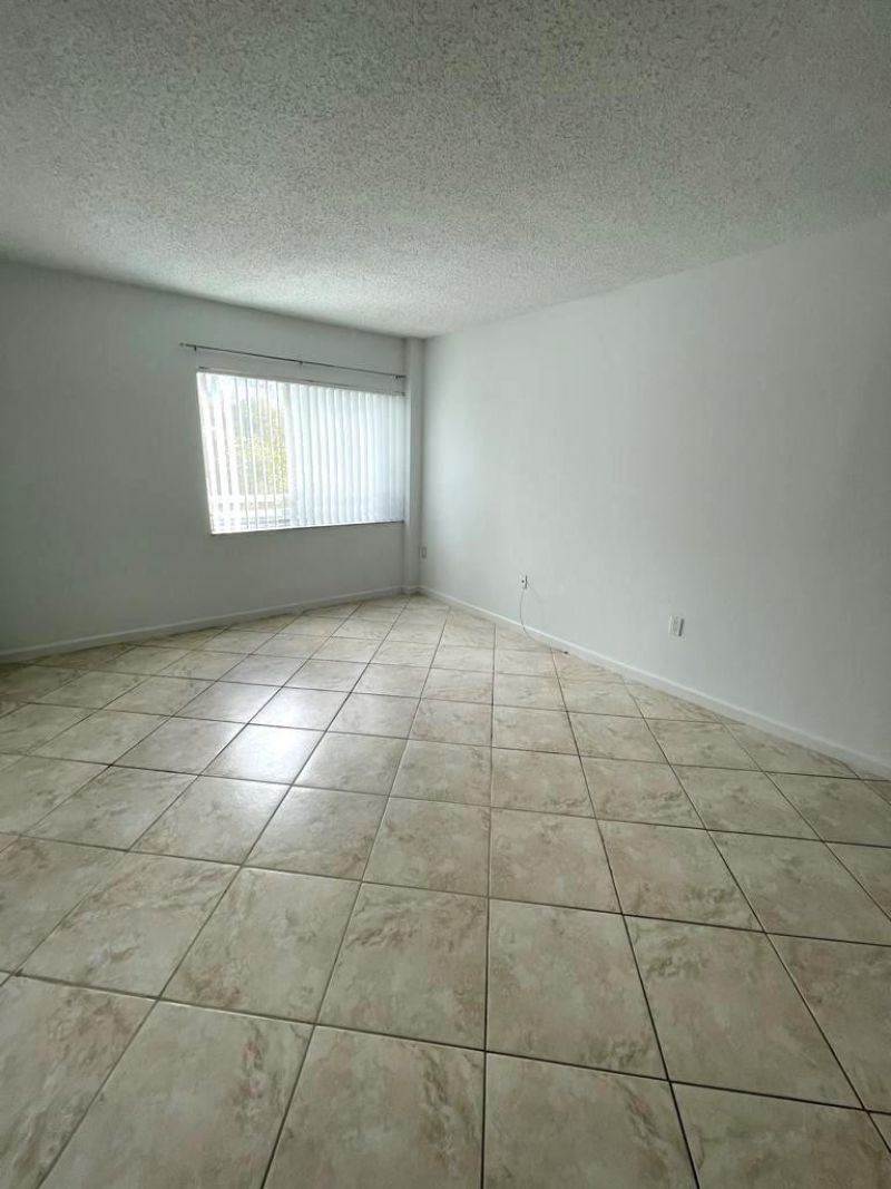 711 N Pine Island Road, Unit 305, Plantation, FL 33324 Photo