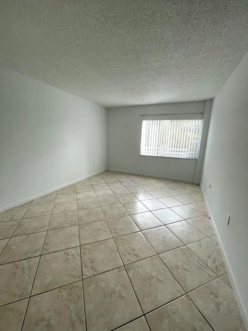 711 N Pine Island Road, Unit 305, Plantation, FL 33324 Photo
