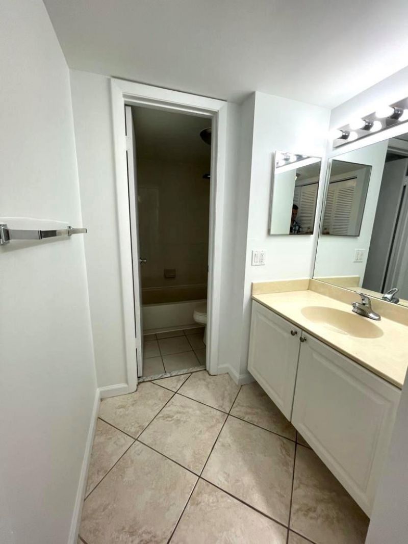 711 N Pine Island Road, Unit 305, Plantation, FL 33324 Photo