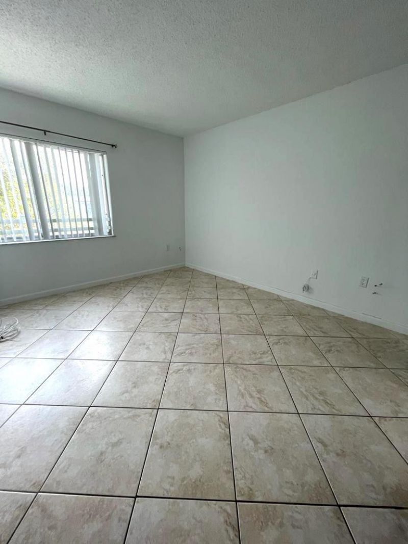711 N Pine Island Road, Unit 305, Plantation, FL 33324 Photo