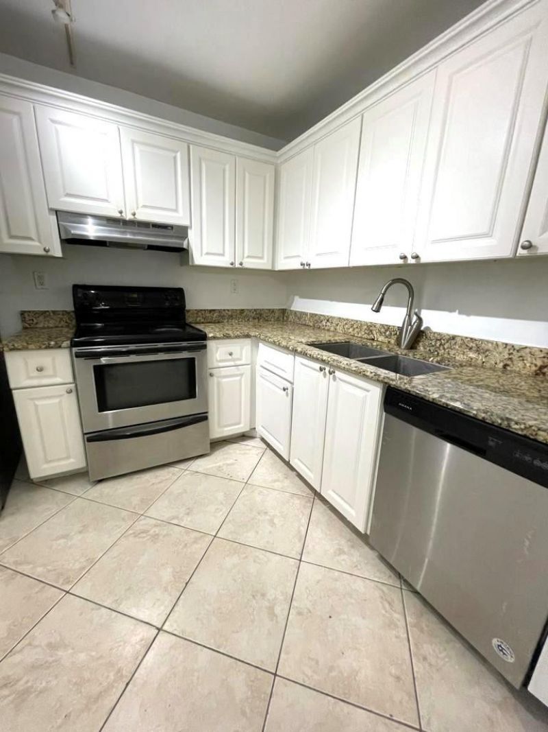 711 N Pine Island Road, Unit 305, Plantation, FL 33324 Photo