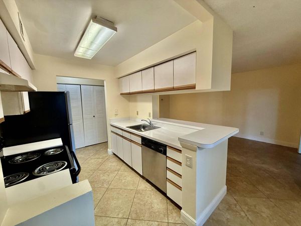 9777 Westview Drive, Unit 1113, Coral Springs, FL 33076