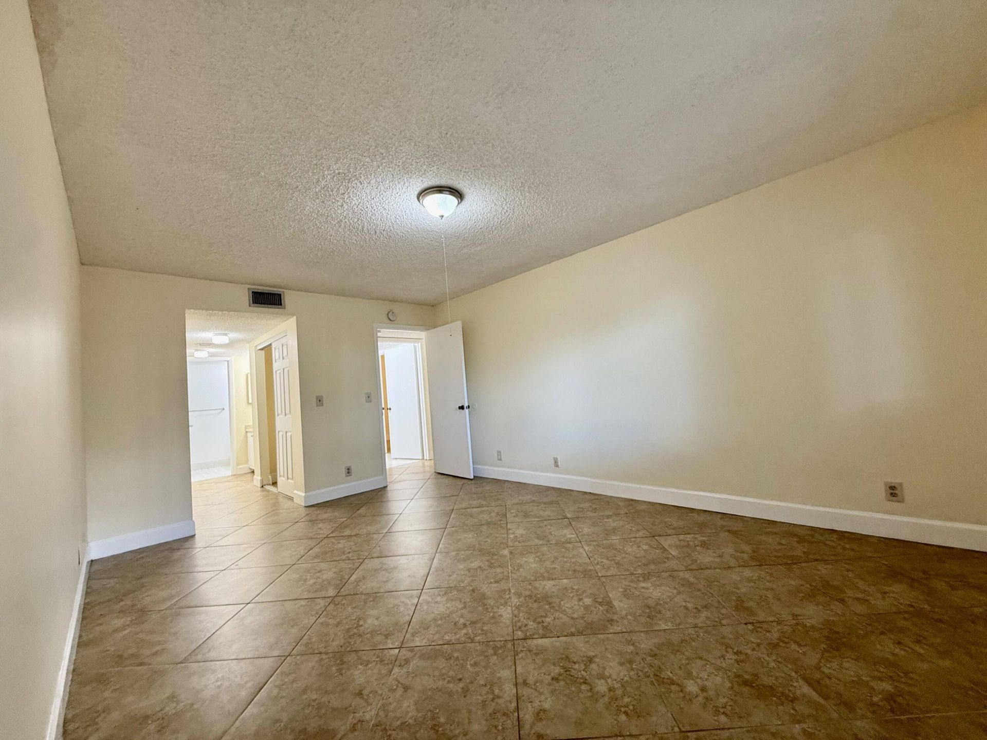 9777 Westview Drive, Unit 1113, Coral Springs, FL 33076 Photo