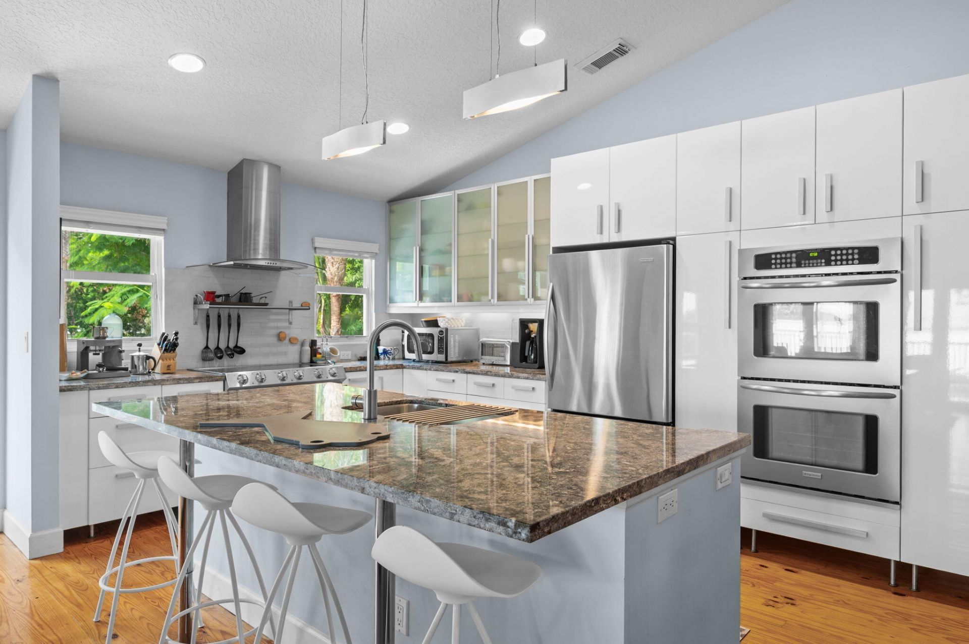 1790 NE Mango Terrace, Jensen Beach, FL 34957 Photo