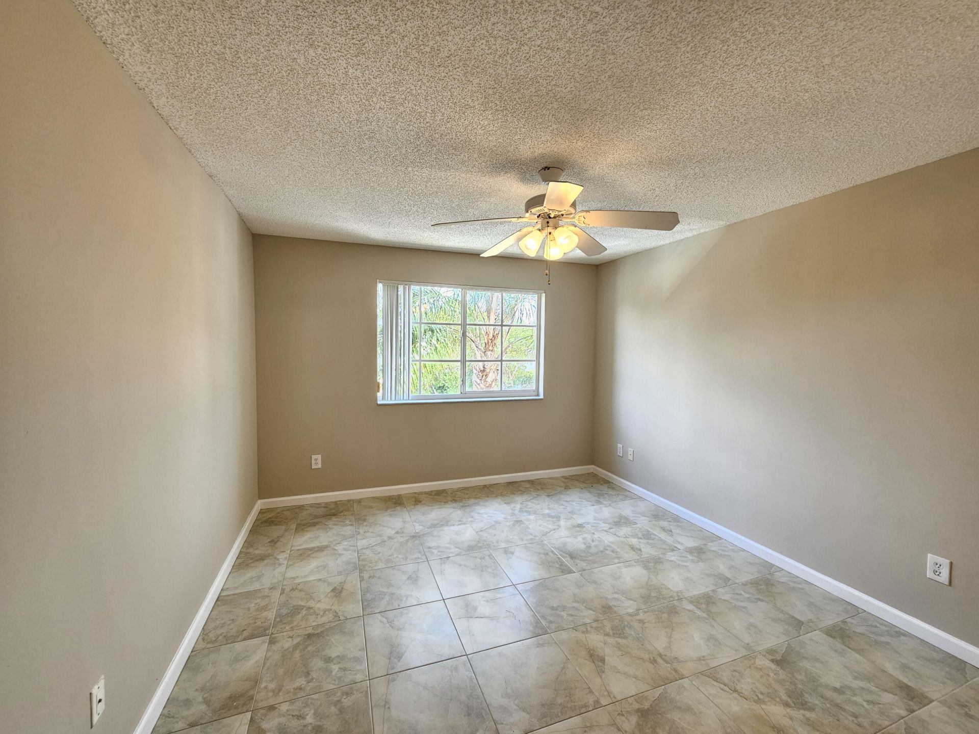 140 Yacht Club Way, Unit 305, Hypoluxo, FL 33462 Photo